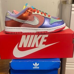 Wmns Nike Dunk Low SE